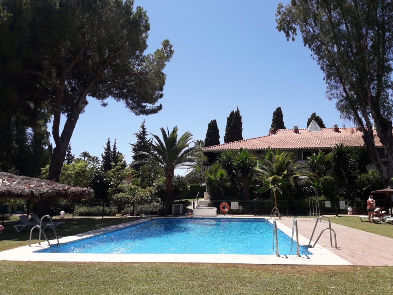 Puerto Banus Apartment Near Beachfront, Big Sunny Terrace, Pool, Tennis Court, Parking & Movies Projector Marbella Bagian luar foto